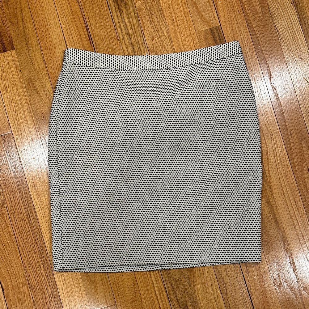 LOFT Black and White Textured Pencil Skirt